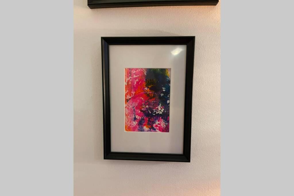 Apartment Happiness By Nicole Jutka, Visual Artist Olimp Eksteriør bilde