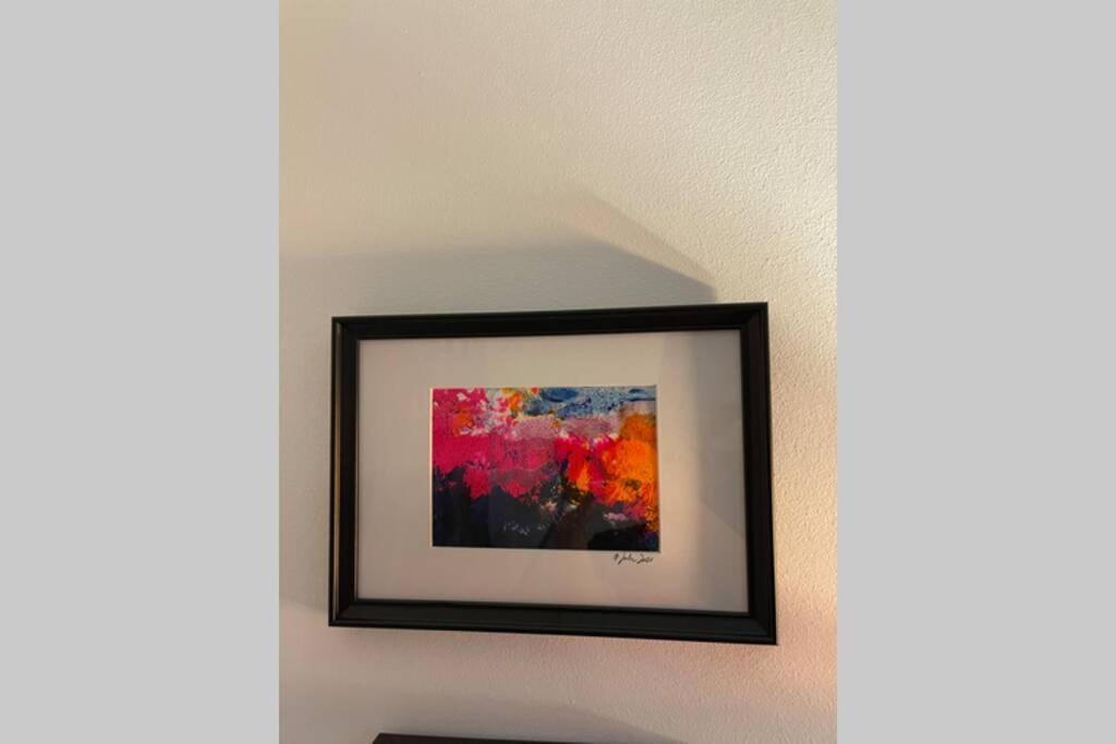 Apartment Happiness By Nicole Jutka, Visual Artist Olimp Eksteriør bilde