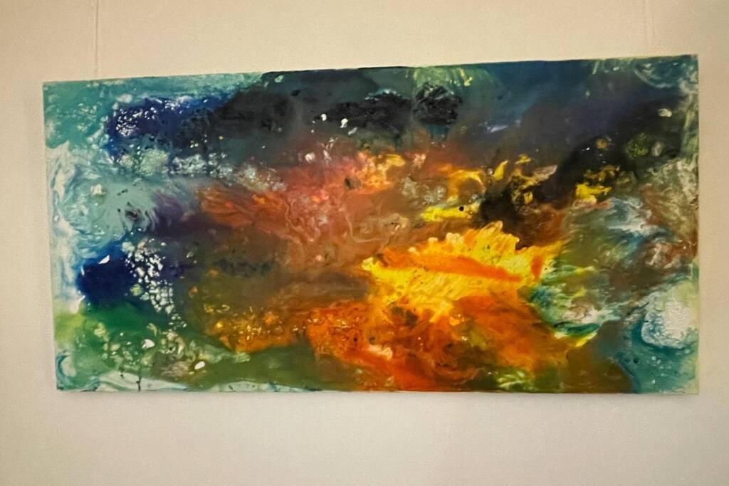 Apartment Happiness By Nicole Jutka, Visual Artist Olimp Eksteriør bilde