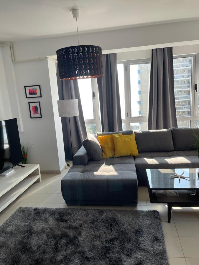 Apartment Happiness By Nicole Jutka, Visual Artist Olimp Eksteriør bilde